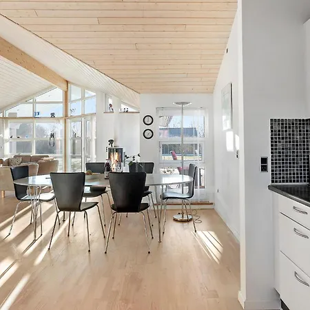 Stunning In With Kitchen